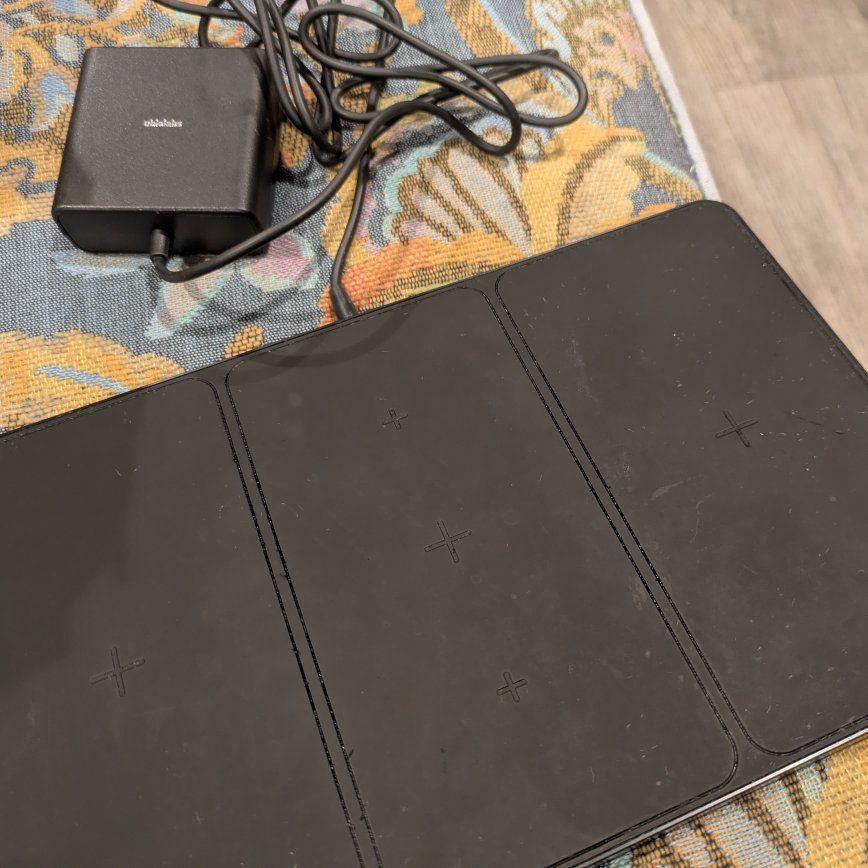 charging station for 3 phones