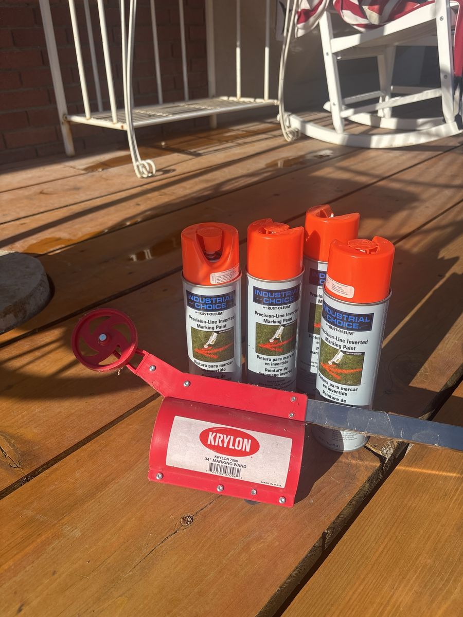 Krylon 7096 34" Marking Wand with Rust-Oleum Industrial Choice Inverted Marking Paint Cans