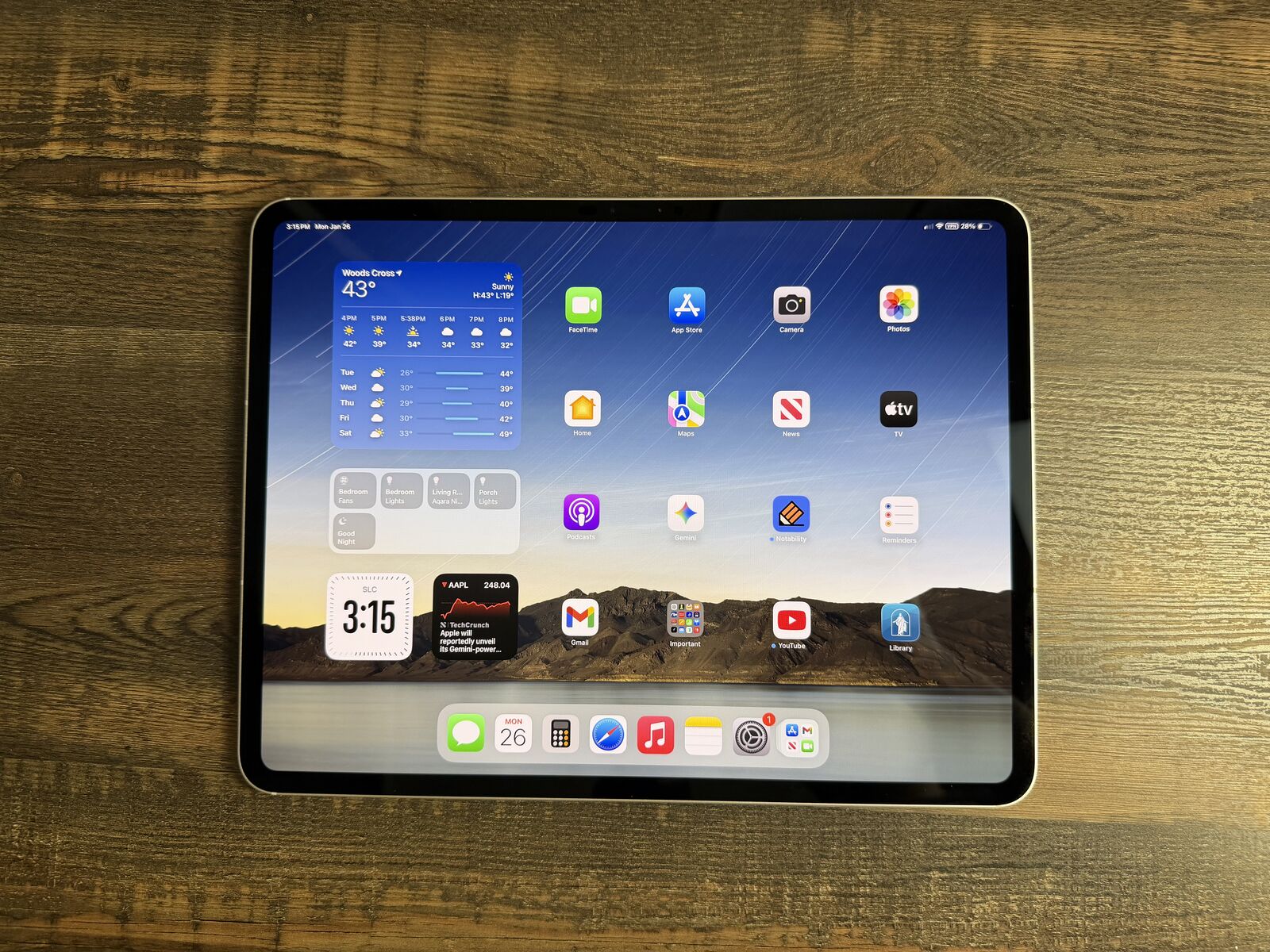 Apple iPad Pro 13” (M4, 1TB, Cellular) — Silver