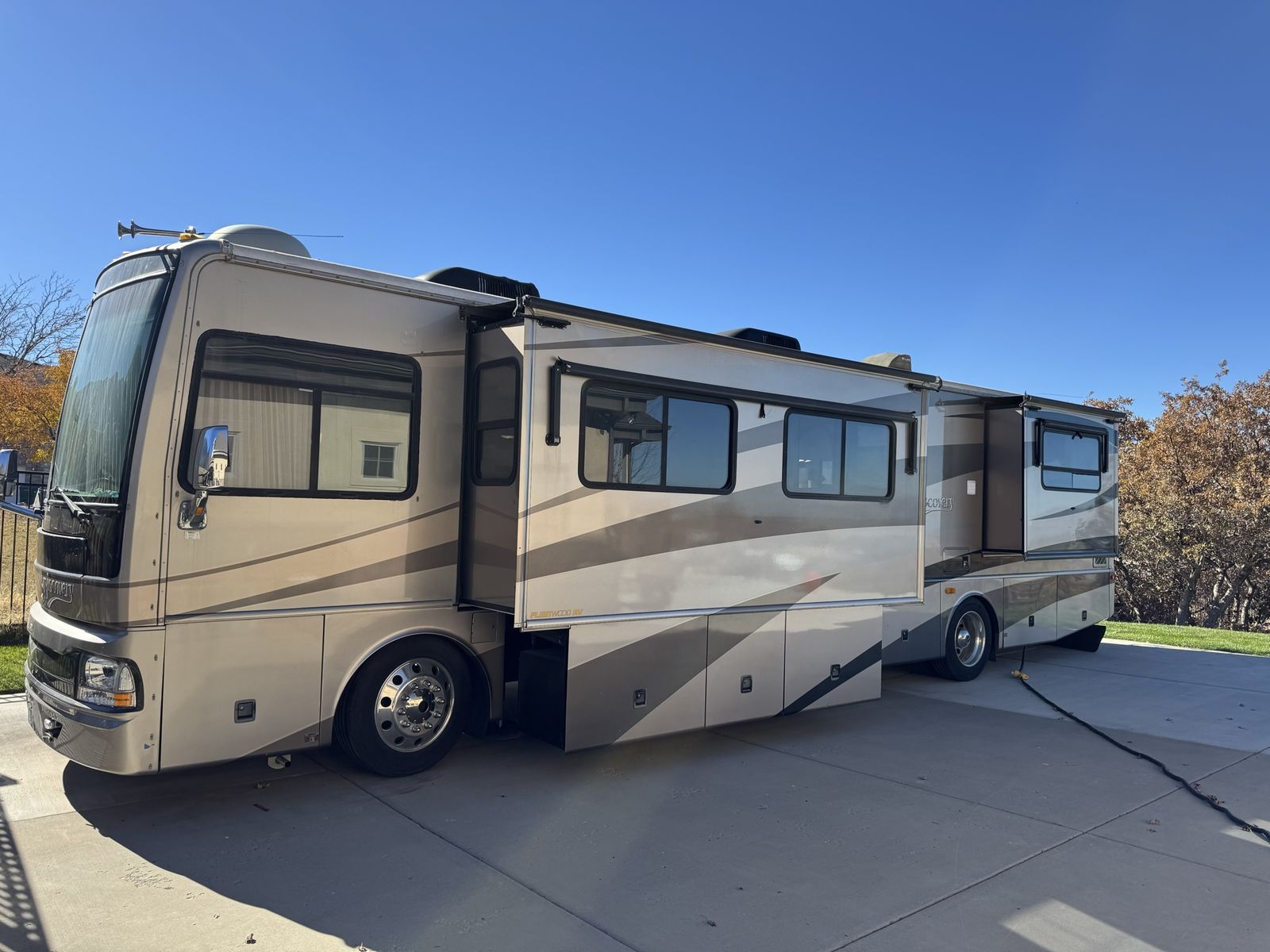 2004 Fleetwood Discovery