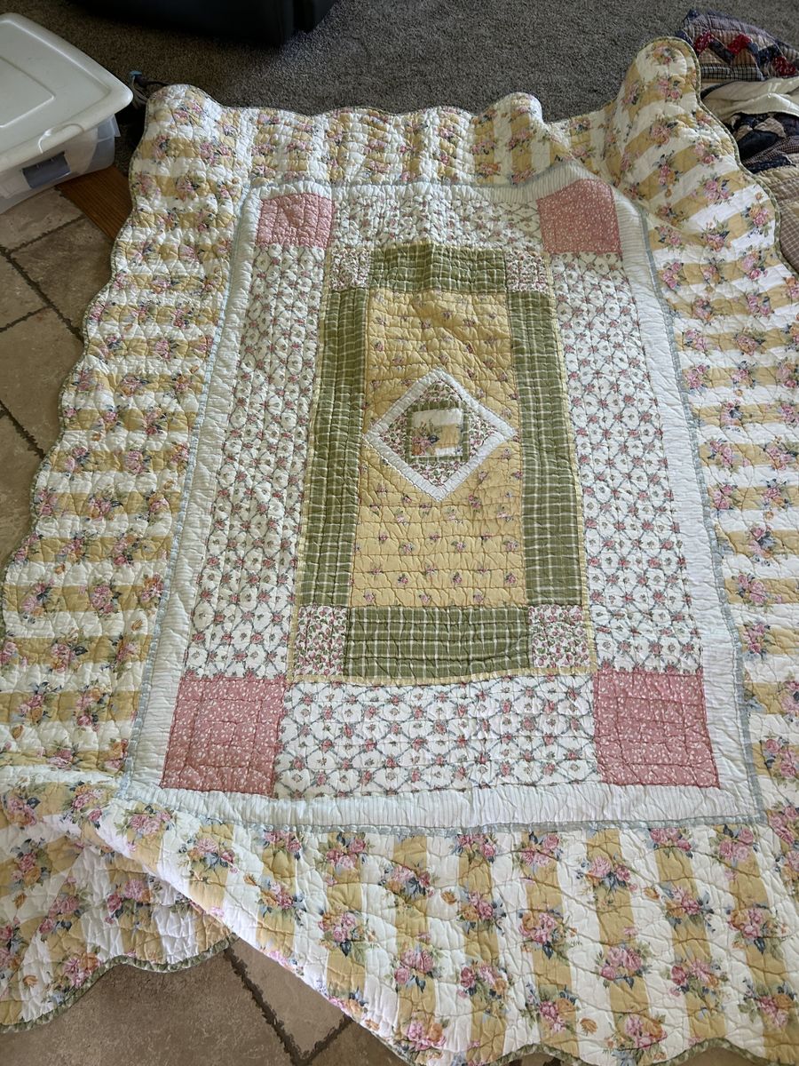 Twin quilt and sham