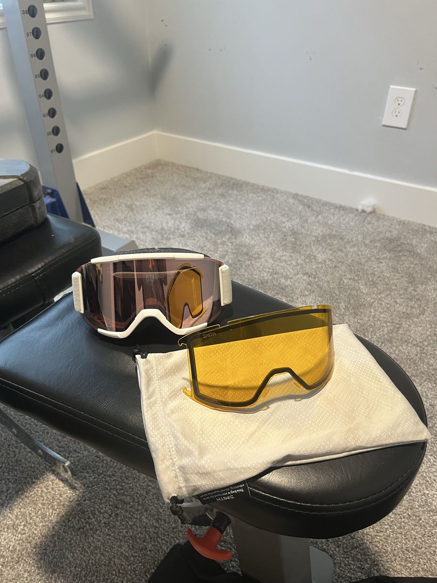 Smith Squad ChromaPop Snow Goggles White with Extra Lens and Bag - Like new