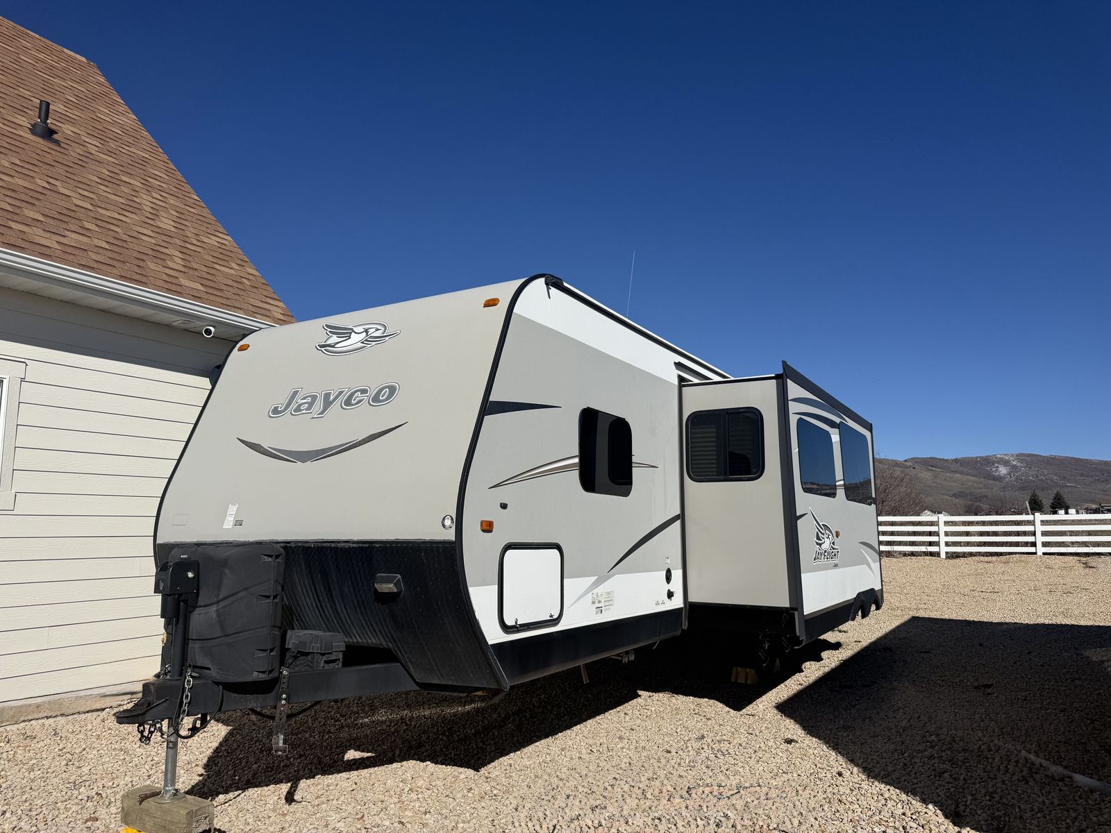 Clean 2016 Jayco Jayflight 29BHDS Double Slide