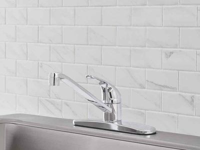 Glacier Bay Market Single-Handle Kitchen Faucet in Chrome with Deckplate
