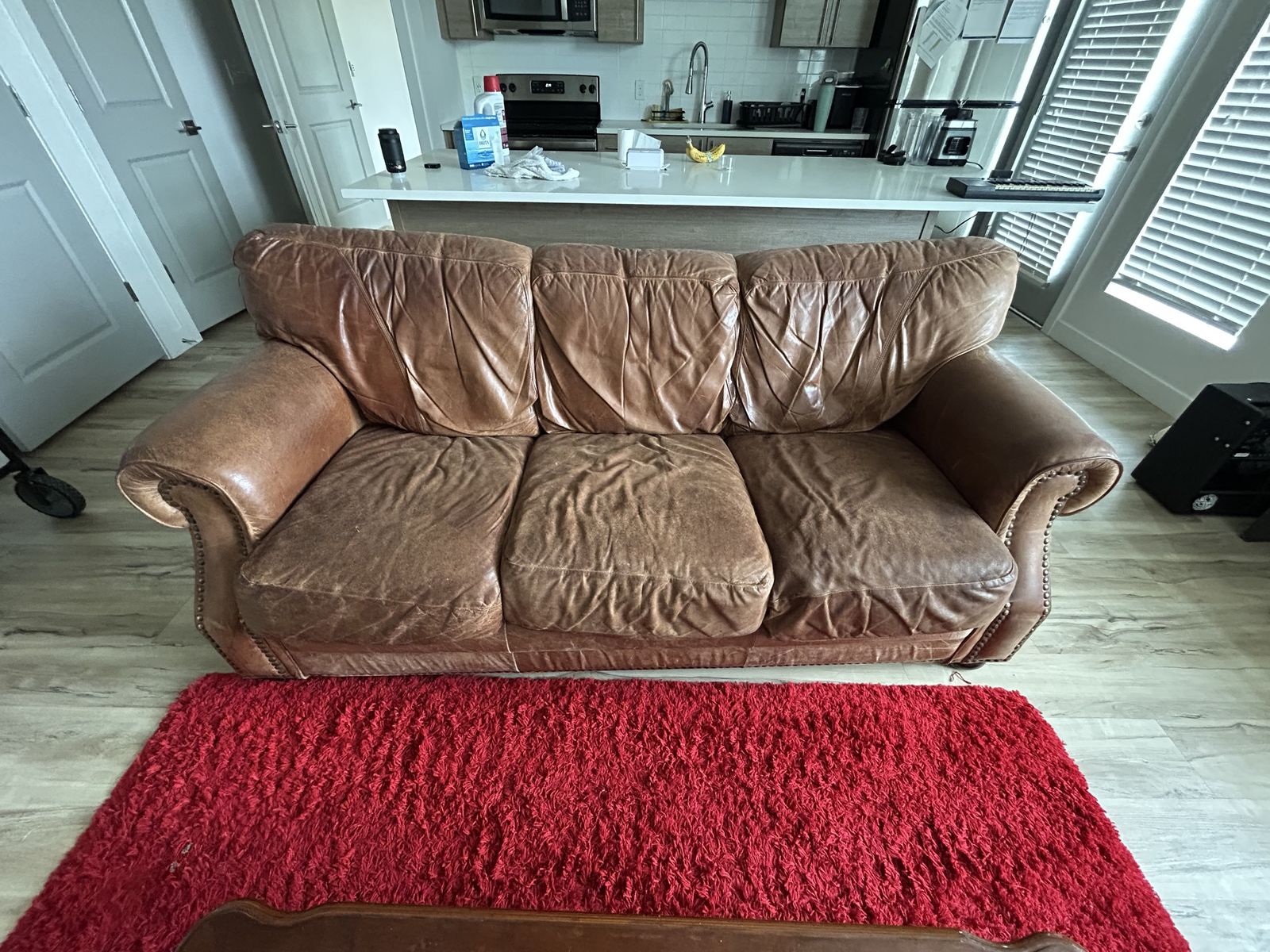 Main image 3
