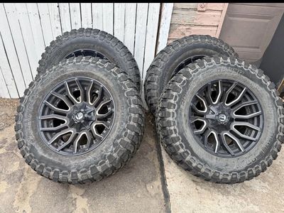 20” fuel wheels/ tires