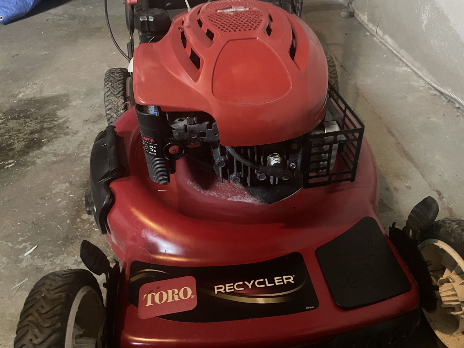 Looking to buy broken lawn mowers