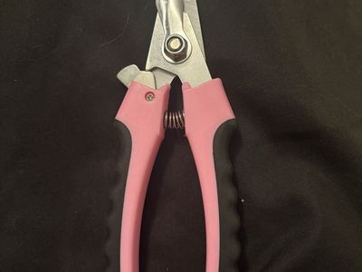 Pet Nail Clippers w/ Safety Guard