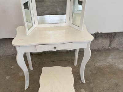 Kids vanity set