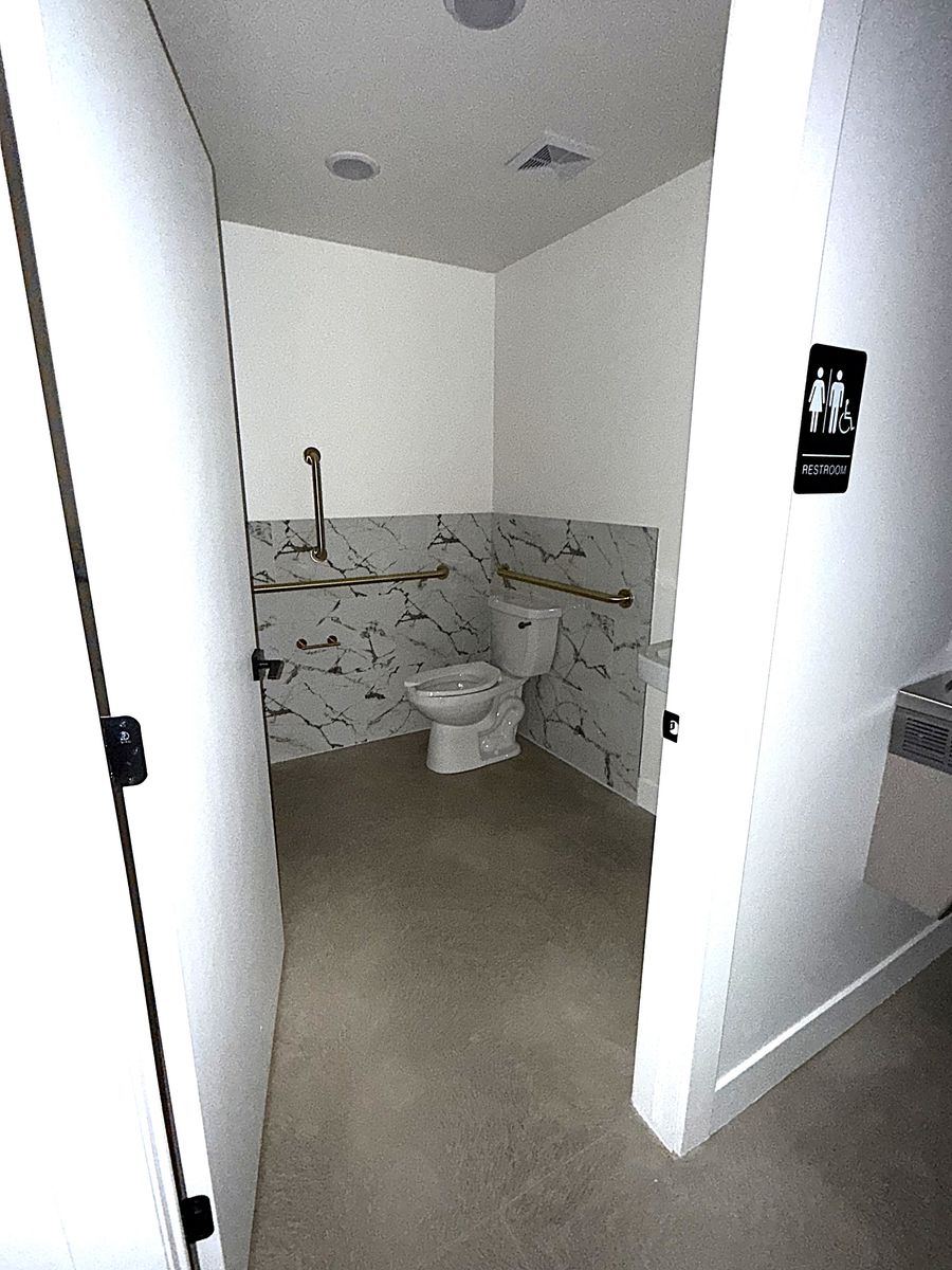 Main image 6