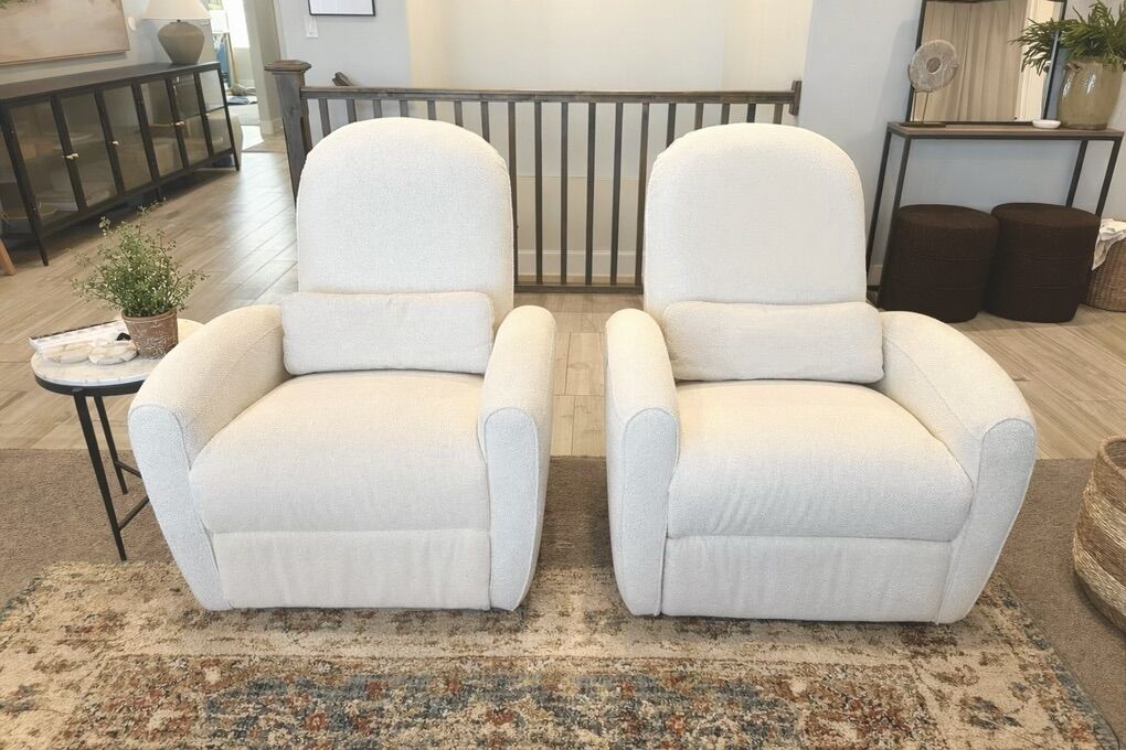 Beautiful Recliners/Swivel/Gliders