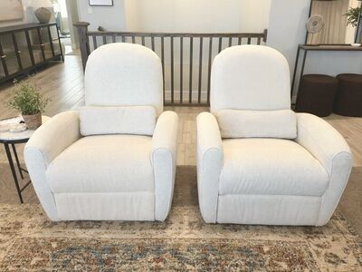 Beautiful Recliners/Swivel/Gliders