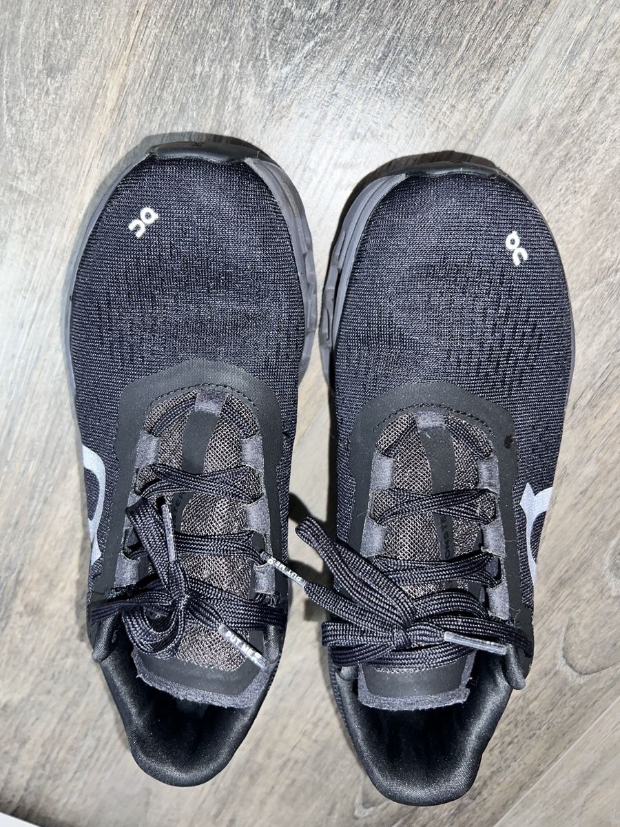 QC WOMANS RUNNING SHOES