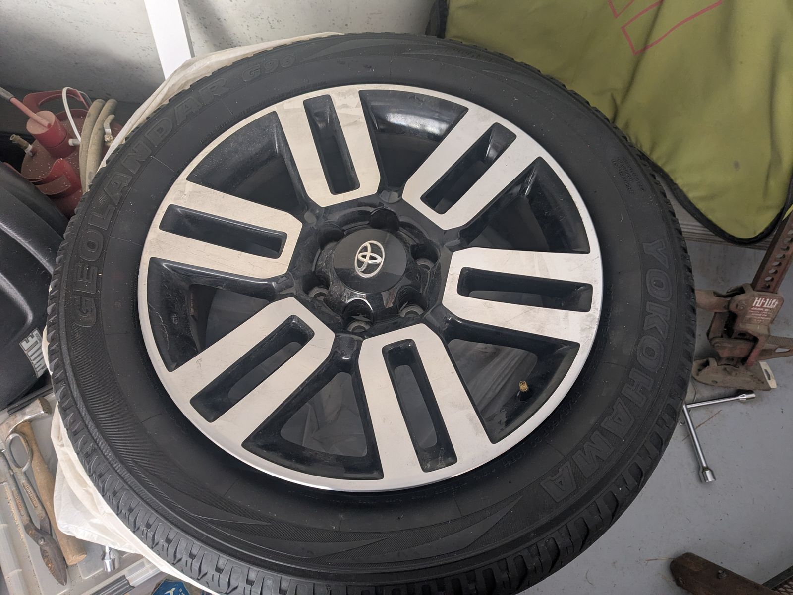 Toyota 4Runner Limited OEM wheels and tires