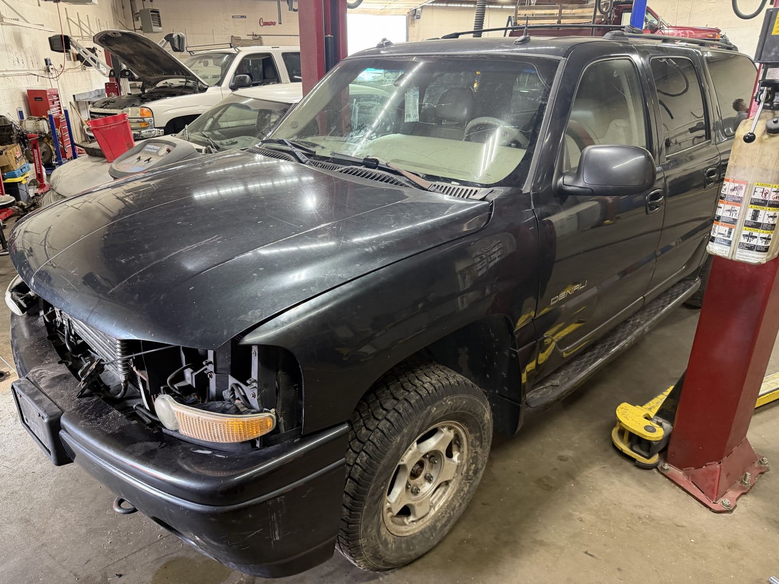 2003 Yukon XL Denali for parts