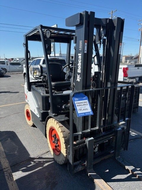 Forklift Whse 5000lb brand new 41 hrs