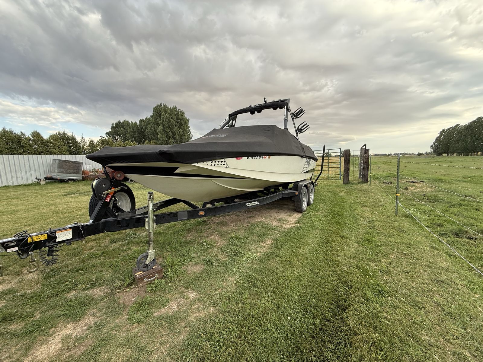 2011 axis A22