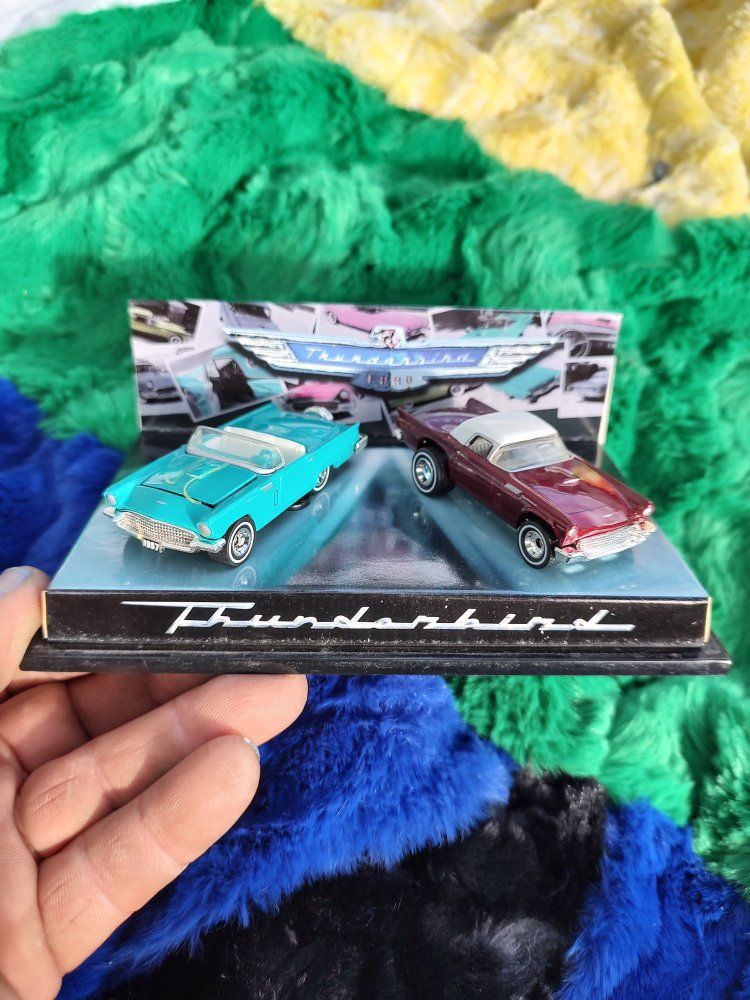 Hot Wheels 40th Anniversary 2-Seat T-Bird Set - Red & Teal '57 Ford Thunderbird Diecast Cars