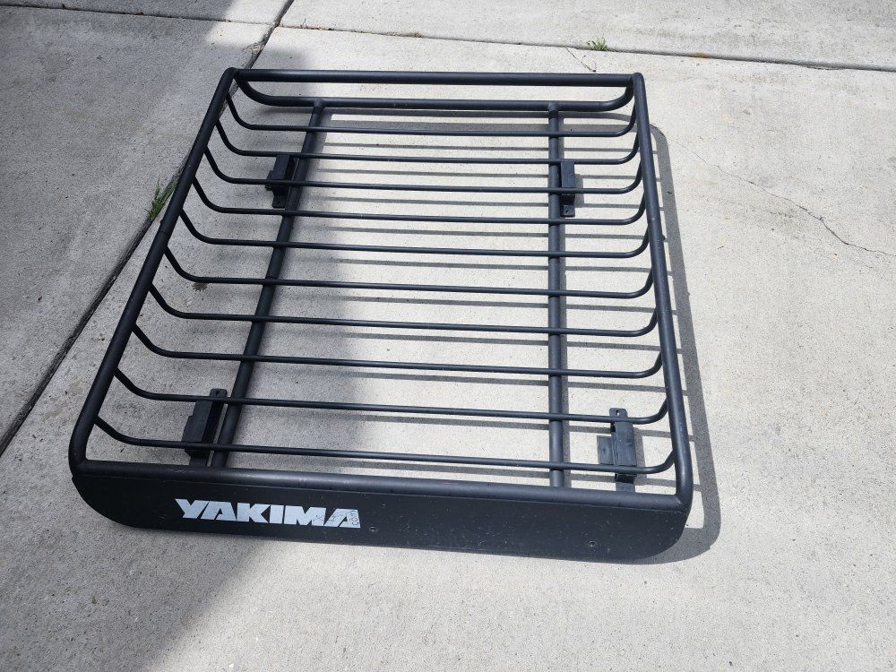 Yakima cargo basket and rack