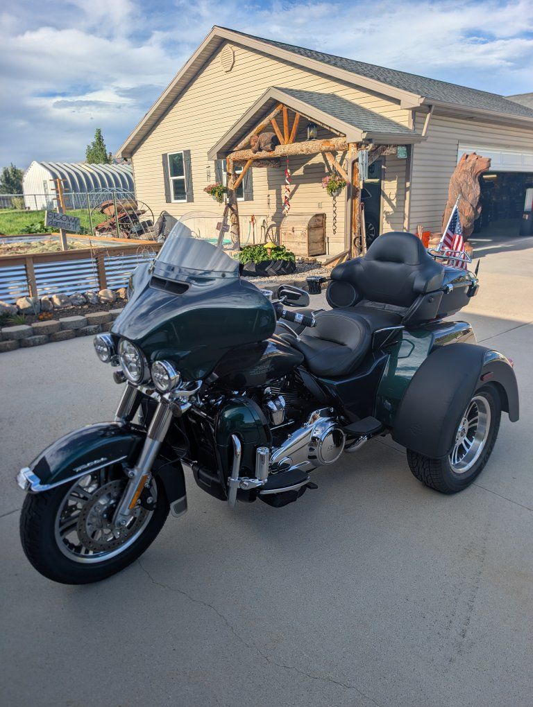 Harley Davidson tri glide ultra 