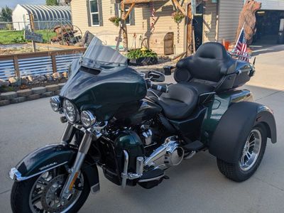 Harley Davidson tri glide ultra