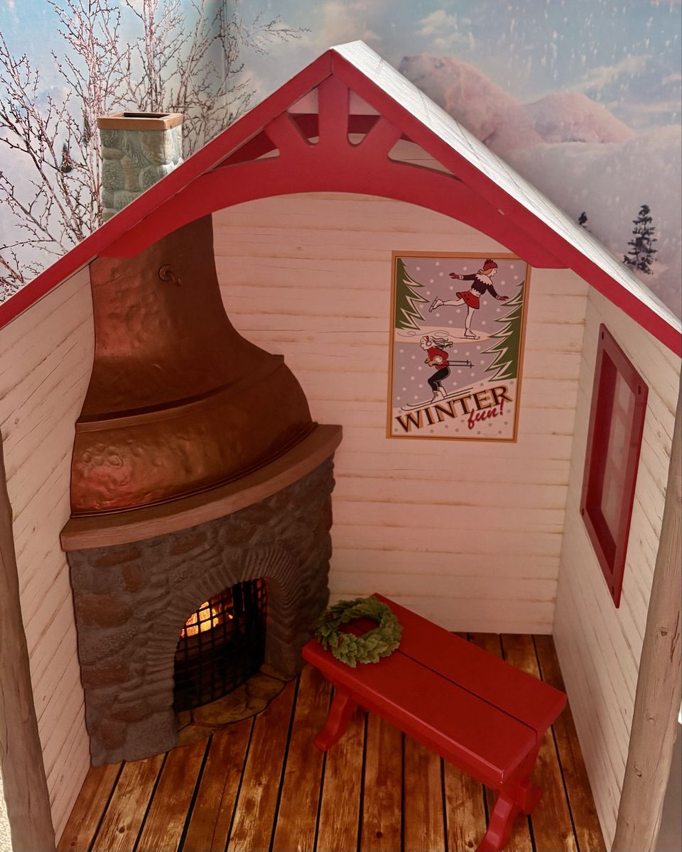 American Girl Doll or Elf On A Shelf Christmas Winter Ski Chalet Cabin Light-Up Fireplace and Winter Snow Scene decor Excellent