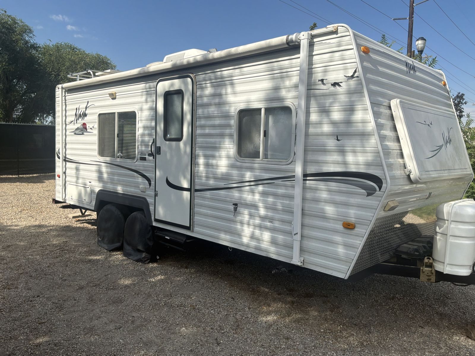 2006 Nash by Norwood 22 Foot Four Season Trailer - Ready for the Hunt -Clean as they come - Stored indoors