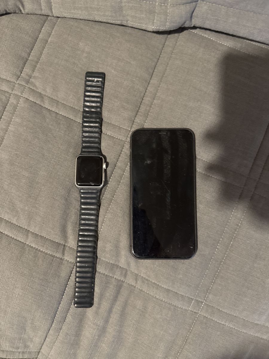 IPHONE AND APPLE WATCH BUNDLE