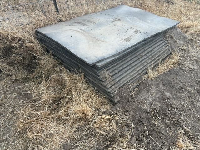 4' x 6' x 3/4" rubber stall pads