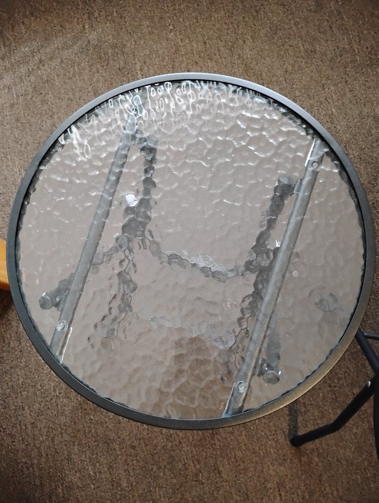 2 Glass tables.