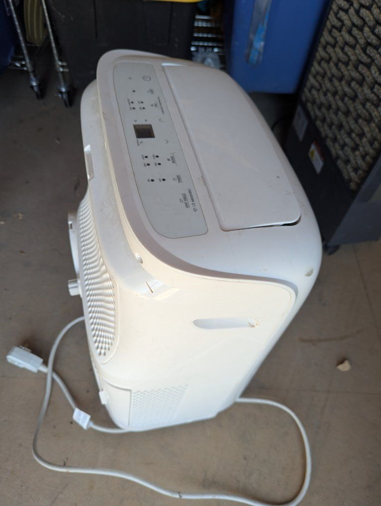 Main image 3