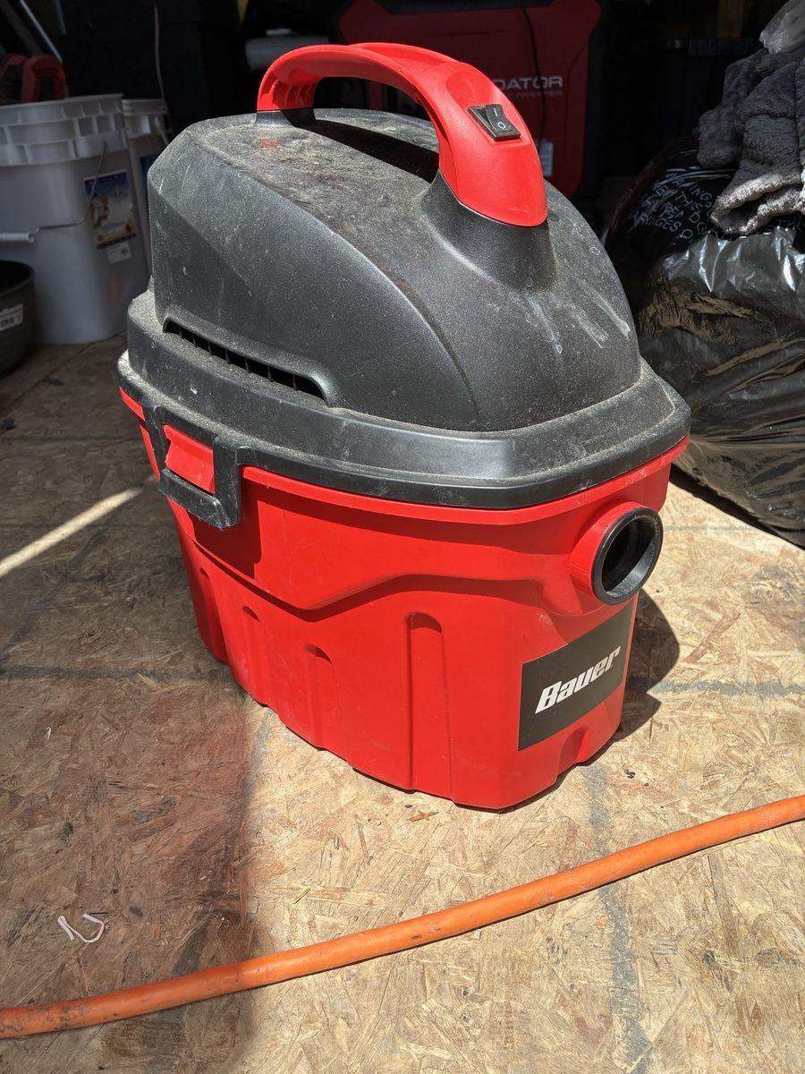 Bauer 1952E-B3 3 Gallon Red Wet/Dry Vacuum - Shop Vac 120V/60Hz/8A