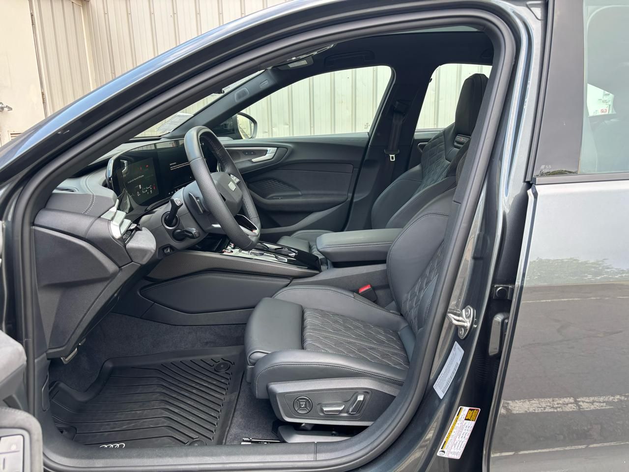 Main image 4