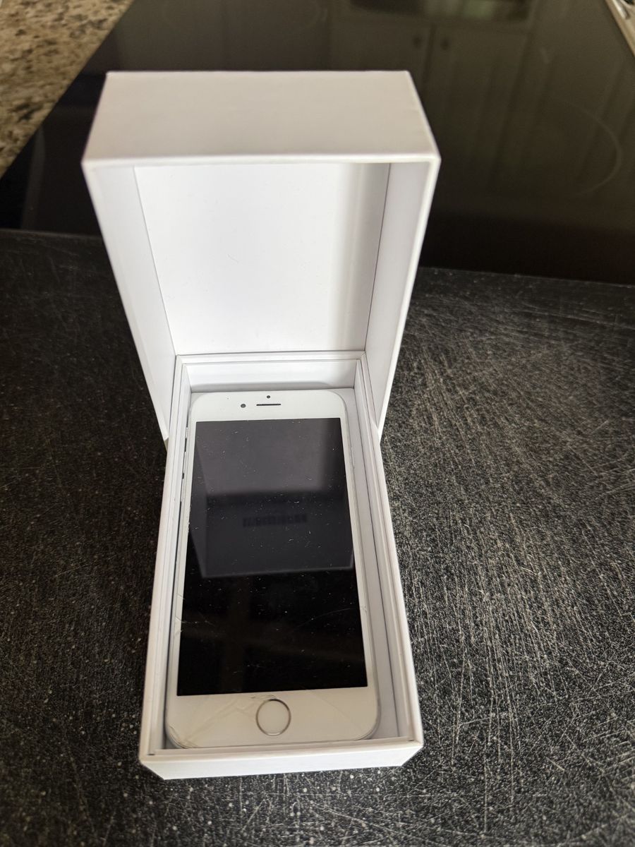 Apple iPhone 6 A1549 16 (Verizon) - 1 Black and 1 white, original bundle.