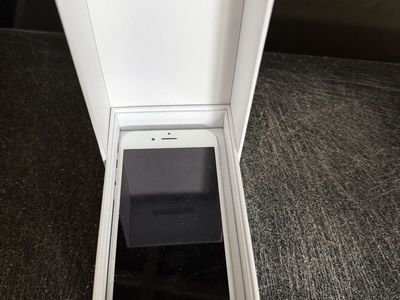 Apple iPhone 6 A1549 16 (Verizon) - 1 Black and 1 white, original bundle.