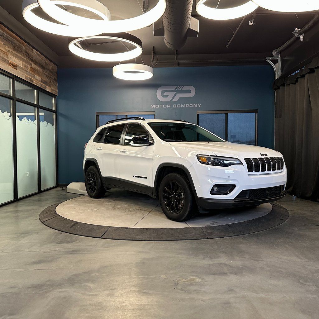 2023 Jeep Cherokee Altitude Lux
