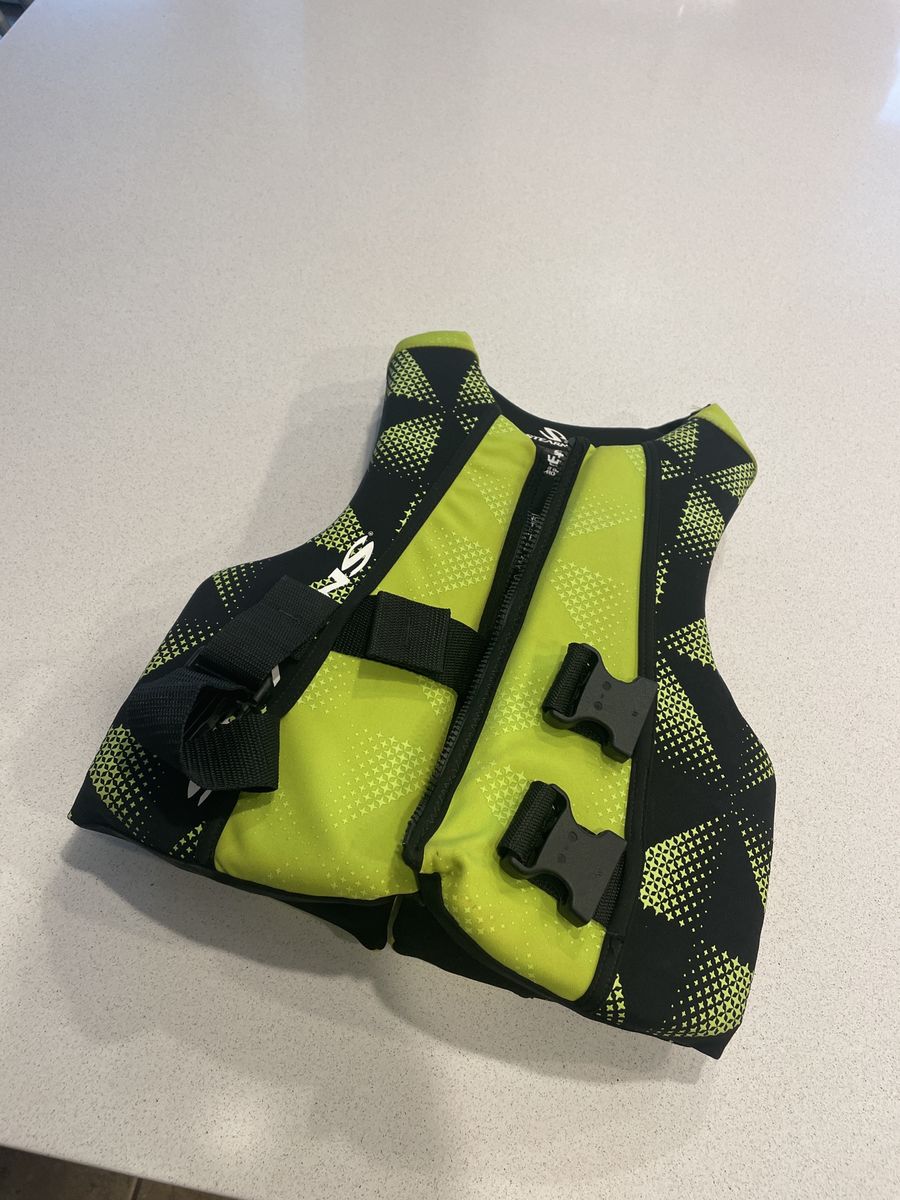 Stearns Youth Riverbend Type III PFD Ski Vest - Black/Lime Green, 50-90 lbs