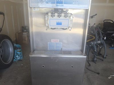 Taylor 754-33 Commercial Soft Serve Ice Cream Machine - Floor Model