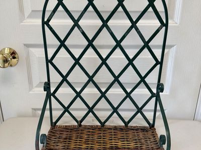 20x14 Inch Metal/Wicker Hanging Shelf Decor