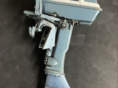 Vintage 1950s Evinrude 5.5 HP Fisherman Outboard Motor – Classic 2-Stroke