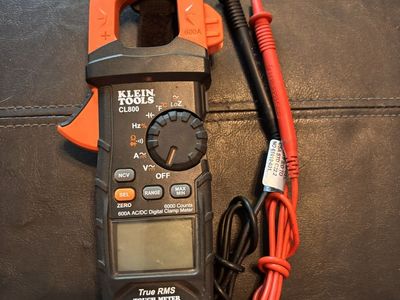Klein Tools CL800 True RMS Tough Meter 600A AC/DC Digital Clamp Meter Multimeter like new with leads