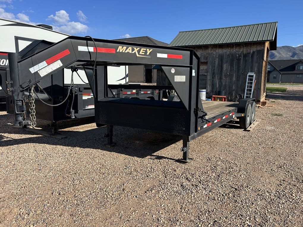 2011 Gooseneck CarHauler