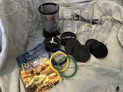 Magic Bullet w/recipe book