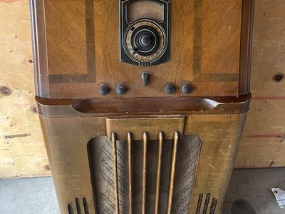 Philco Standing Radio