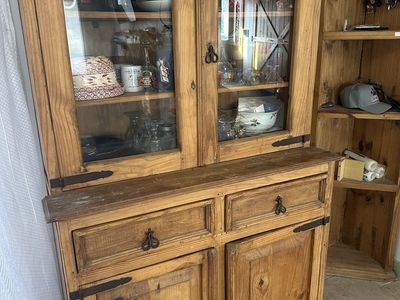 Rustic design, China cupboard