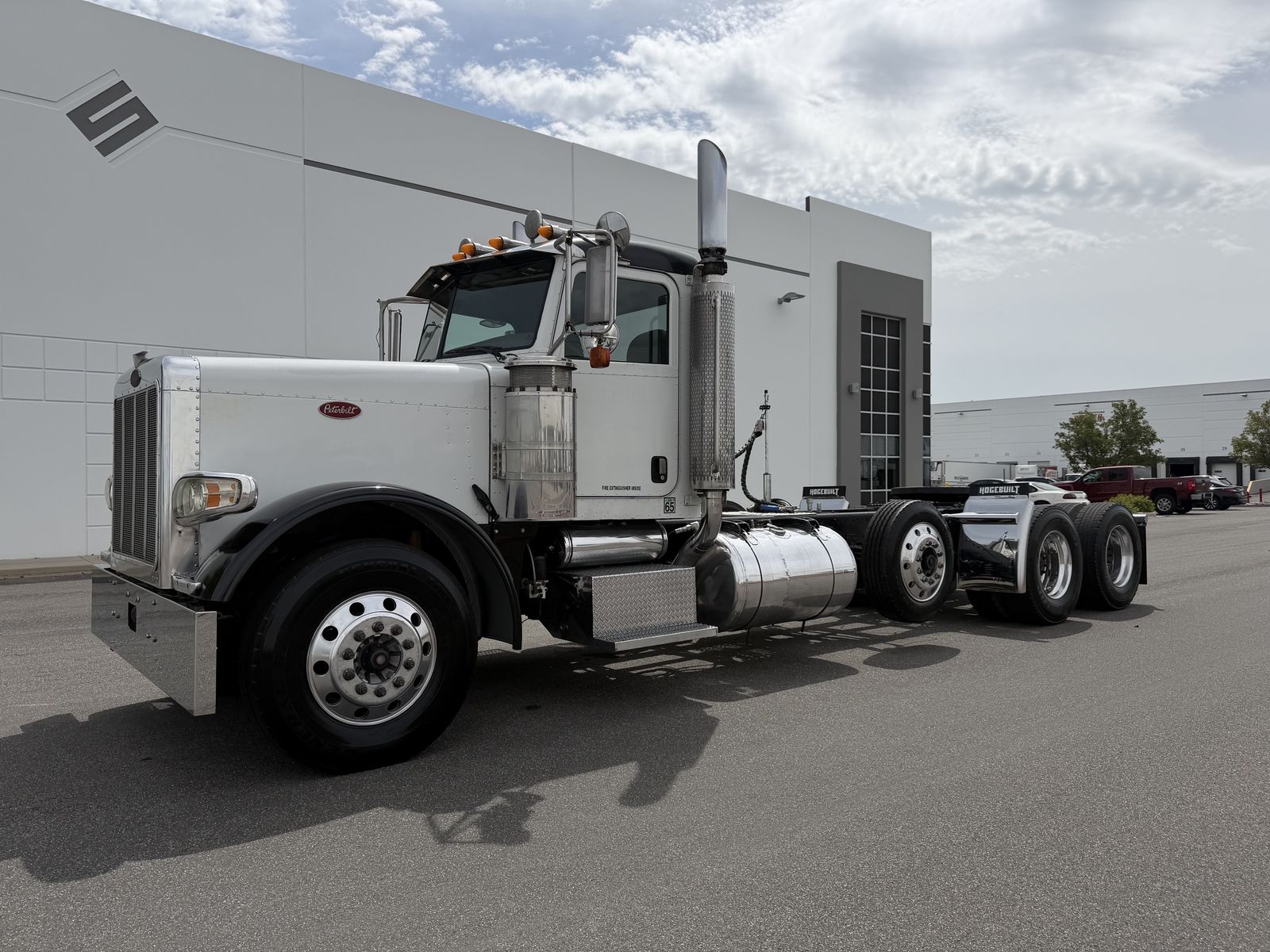 2007 Peterbilt 379 Tri-Axle Day Cab