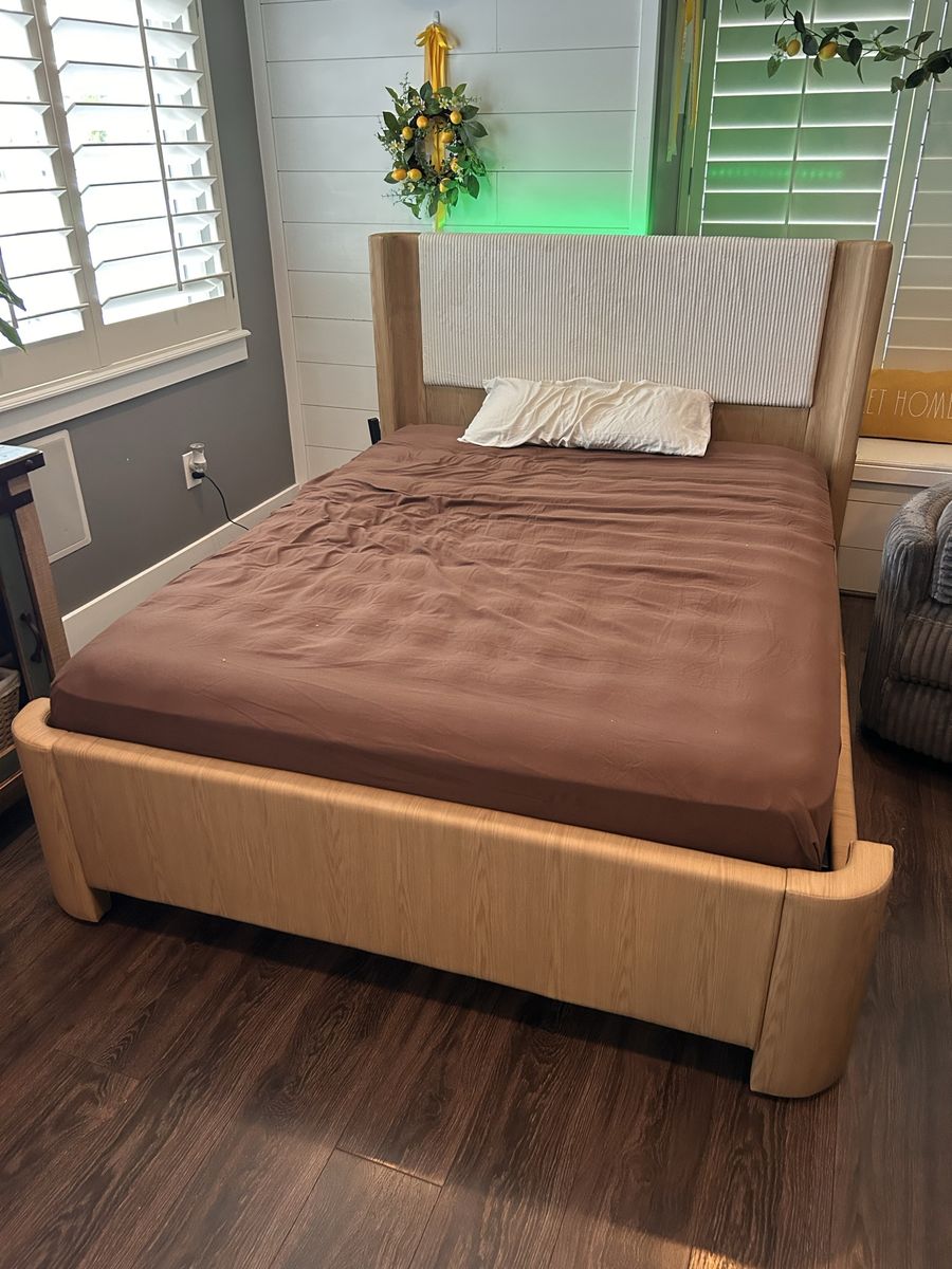 Adjustable queen bed