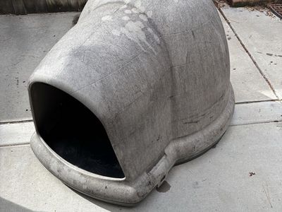 Igloo style dog house - free