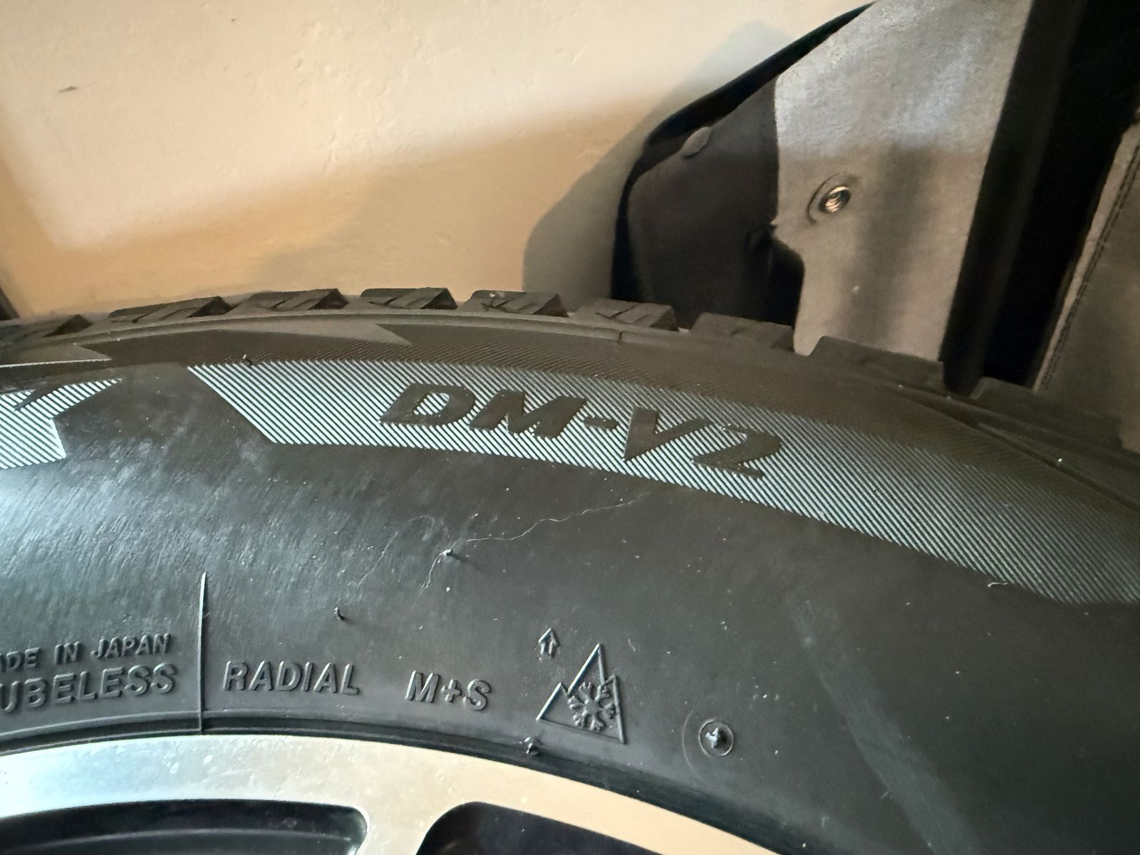 Snow Tires + wheels - Blizzak 255/70-R18