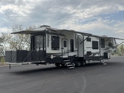 2019 keystone Raptor 425